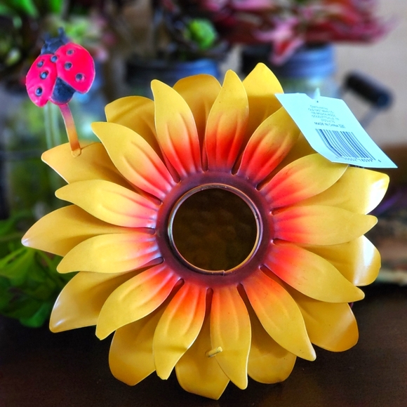 Metal Birdhouse Campers, Ladybug, Sunflower, Bee - Picture 7 of 8